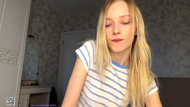 Snapshot of Evvie_Summn1 chatting on 10-11-25, 12:50 Evvie Summn1 online show from 10-11-25, 12:50