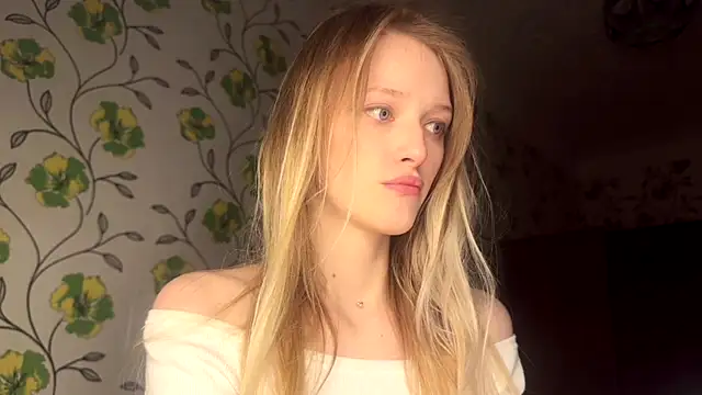 Snapshot of Evvie_Summn1 chatting on 05-04-26, 04:10 Evvie Summn1 online show from 05-04-26, 04:10