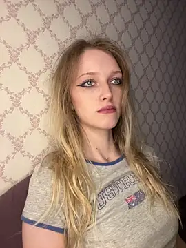 Evvie Summn1 online show from 04-03-26, 02:12