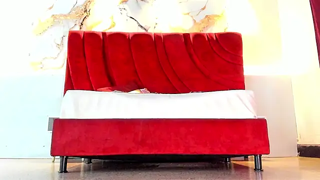 MAISE HILL1 online show from 12-19-25, 01:46