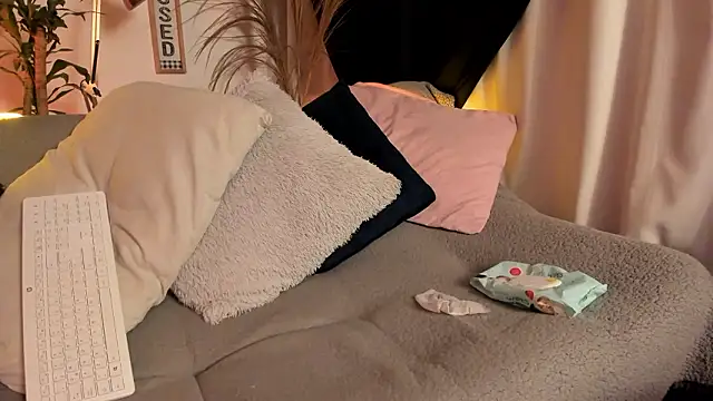 Serenity Day online show from 02-01-26, 01:37