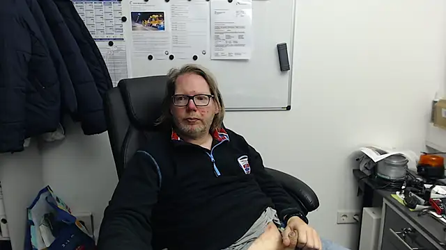 VSteph online show from 11-26-25, 04:18