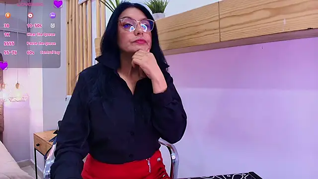 Snapshot of Zuzana21 chatting on 05-14-26, 12:46 Zuzana21 online show from 05-14-26, 12:46