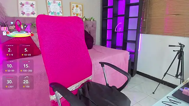 Lia Keen online show from 10-27-25, 08:21