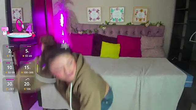 Lia Keen online show from 11-27-25, 07:36