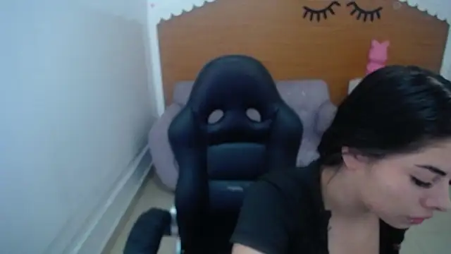 Chinatsu t online show from 11-24-25, 12:38