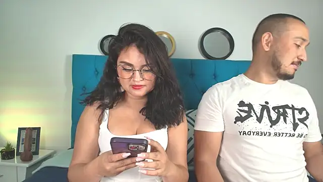 Snapshot of XXCOUPLESSEX chatting on 01-11-25, 05:31 XXCOUPLESSEX online show from 01-11-25, 05:31