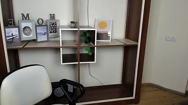 VanessaMay  online show from 03-10-26, 06:23