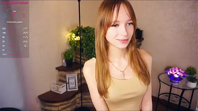 Snapshot of LynetBurby chatting on 03-08-25, 07:49 LynetBurby online show from 03-08-25, 07:49