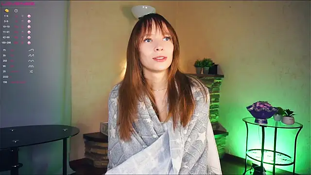 Snapshot of LynetBurby chatting on 01-06-25, 01:53 LynetBurby online show from 01-06-25, 01:53
