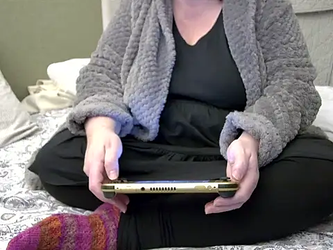 MarthaBriest online show from 10-28-25, 04:24