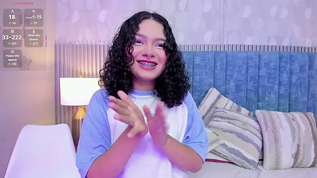 Snapshot of pretty_sunlight_ chatting on 12-18-25, 02:05 pretty sunlight online show from 12-18-25, 02:05