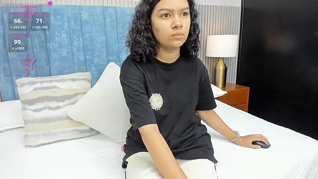 Snapshot of pretty_sunlight_ chatting on 11-08-25, 01:31 pretty sunlight online show from 11-08-25, 01:31