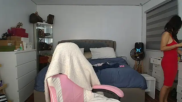 aya saki online show from 11-18-25, 10:40