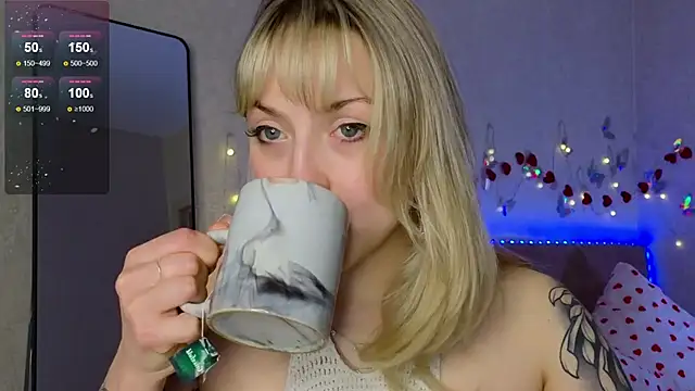 Snapshot of lavenderluxe chatting on 03-01-25, 01:07 lavenderluxe online show from 03-01-25, 01:07