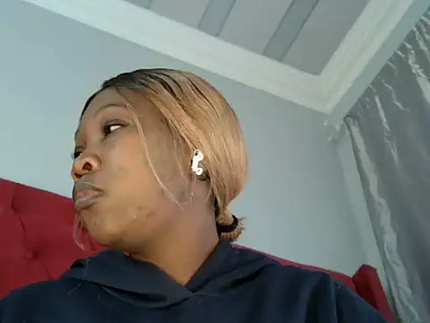 Snapshot of TheSweetBerry chatting on 07-08-26, 08:15 TheSweetBerry online show from 07-08-26, 08:15