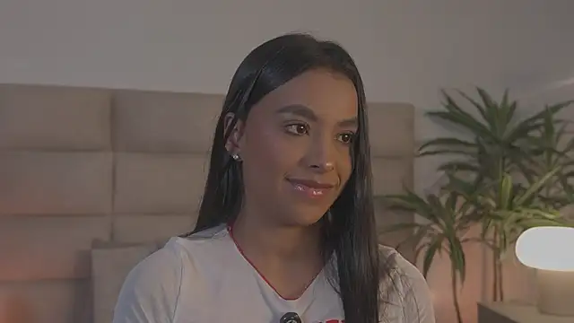 Snapshot of emma_brooks1 chatting on 02-18-26, 07:43 emma brooks1 online show from 02-18-26, 07:43