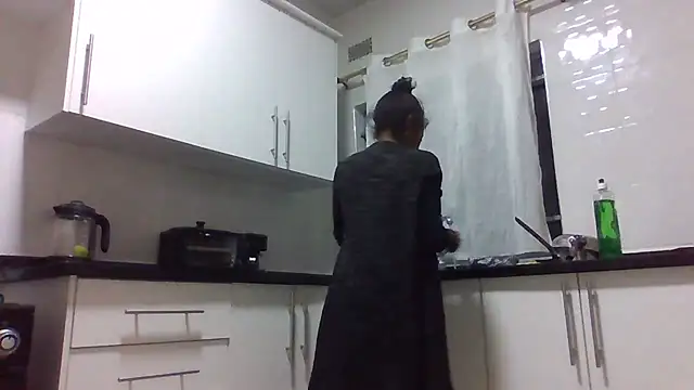 Snapshot of sweets_80 chatting on 06-11-26, 03:47 sweets 80 online show from 06-11-26, 03:47