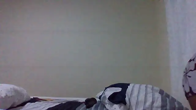 Snapshot of sweets_80 chatting on 06-20-26, 04:12 sweets 80 online show from 06-20-26, 04:12