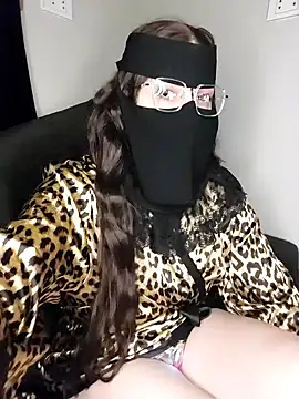 Snapshot of -Arab_milf- chatting on 09-09-25, 01:53 -Arab milf- online show from 09-09-25, 01:53