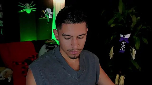 Aaronfox x online show from 10-17-25, 06:10