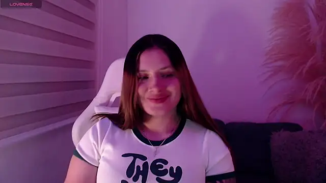 Snapshot of Abby_gaiil chatting on 10-31-25, 03:47 Abby gaiil online show from 10-31-25, 03:47