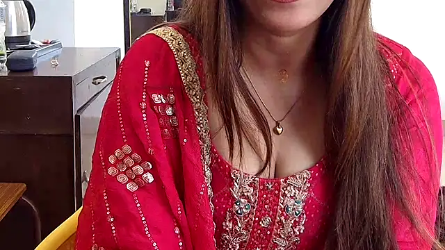 Snapshot of MIss-Naina chatting on 05-16-26, 06:12 MIss-Naina online show from 05-16-26, 06:12
