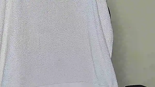 Snapshot of MIss-Naina chatting on 04-26-26, 09:06 MIss-Naina online show from 04-26-26, 09:06