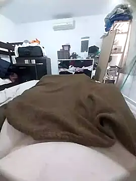 Snapshot of luluankle chatting on 09-14-25, 05:13 luluankle online show from 09-14-25, 05:13