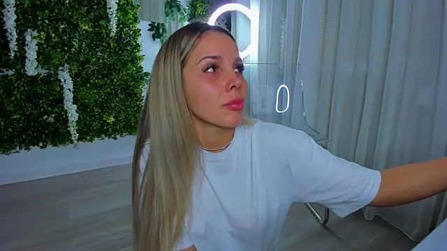 VivienCarter online show from 10-25-25, 09:15