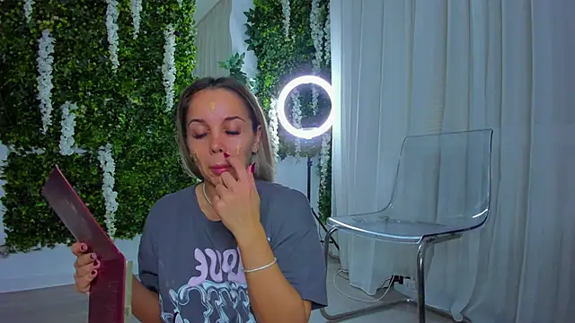 VivienCarter online show from 10-24-25, 07:02