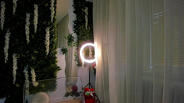 Snapshot of VivienCarter chatting on 03-03-25, 06:42 VivienCarter online show from 03-03-25, 06:42