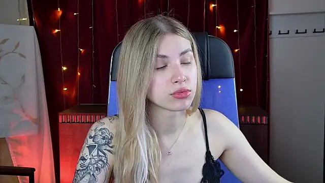 EllieCutes online show from 04-23-26, 07:26