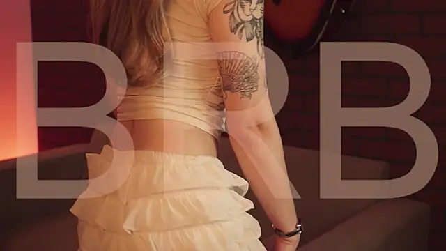 EllieCutes online show from 04-10-26, 08:21