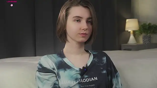 Snapshot of MeghanElson chatting on 02-18-26, 01:18 MeghanElson online show from 02-18-26, 01:18