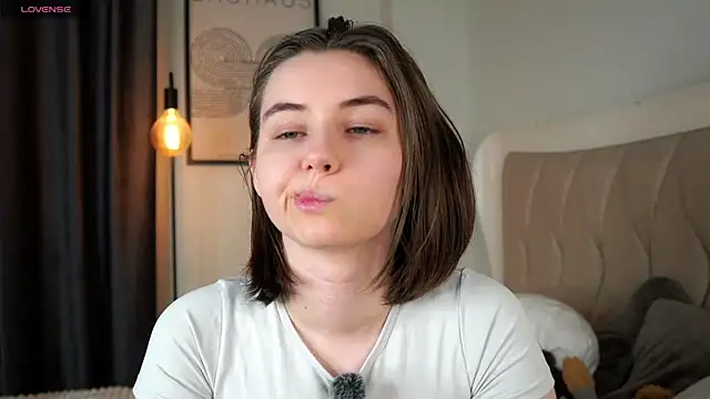 Snapshot of MeghanElson chatting on 06-03-26, 02:55 MeghanElson online show from 06-03-26, 02:55