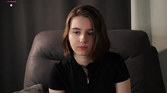 Snapshot of MeghanElson chatting on 03-28-26, 02:40 MeghanElson online show from 03-28-26, 02:40