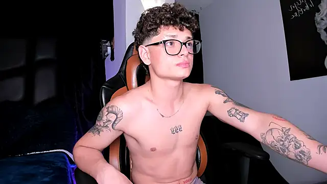 LexieandNate online show from 02-24-25, 02:51