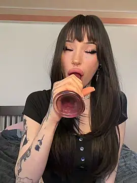 madelinexx online show from 04-10-26, 09:05