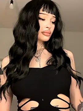 madelinexx online show from 12-14-25, 10:21