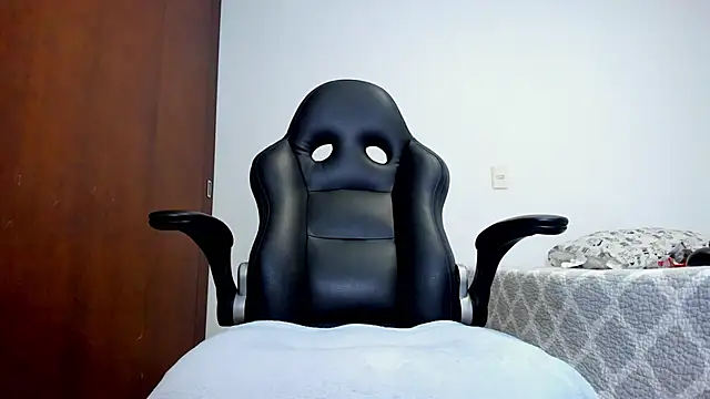 Huge latin cock online show from 04-07-26, 07:37