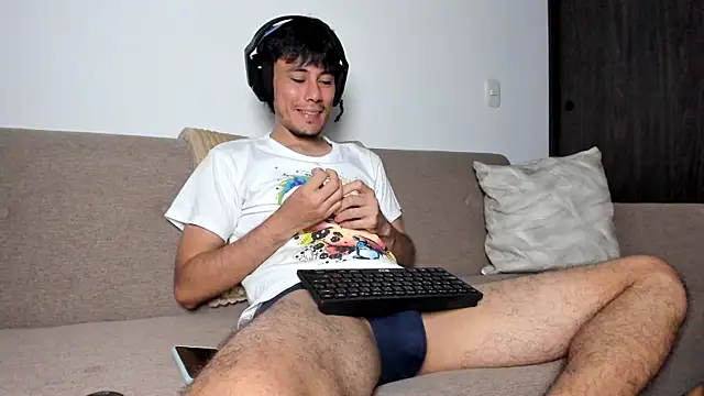 Huge latin cock online show from 11-04-25, 11:08