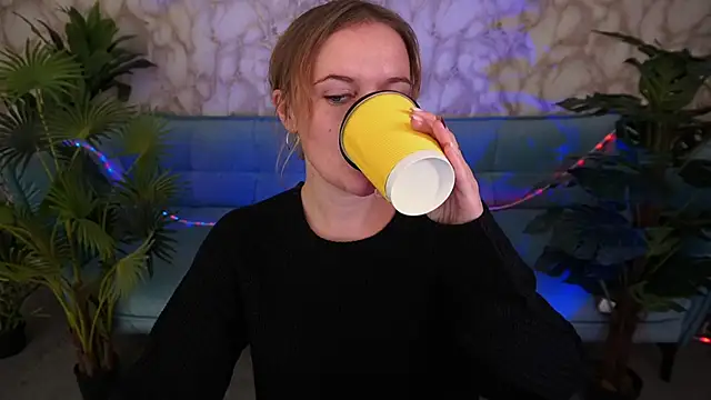 MaribelRiverr  online show from 10-11-25, 05:41