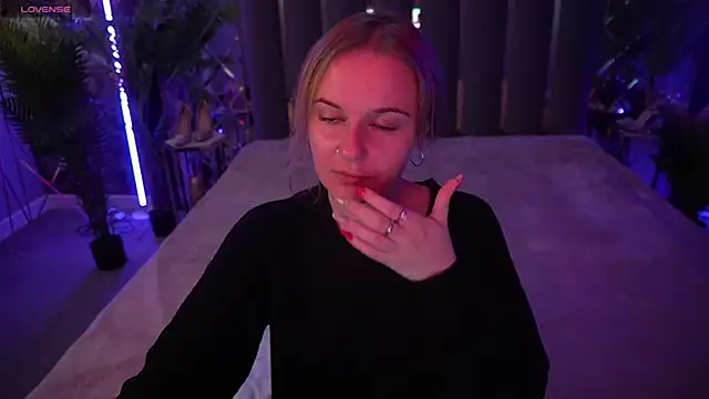 MaribelRiverr  online show from 10-03-25, 05:53