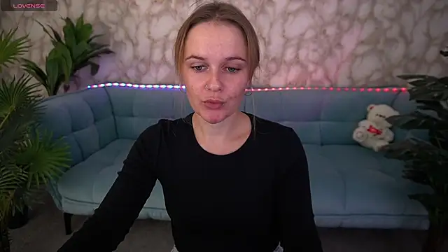 MaribelRiverr  online show from 10-14-25, 05:52