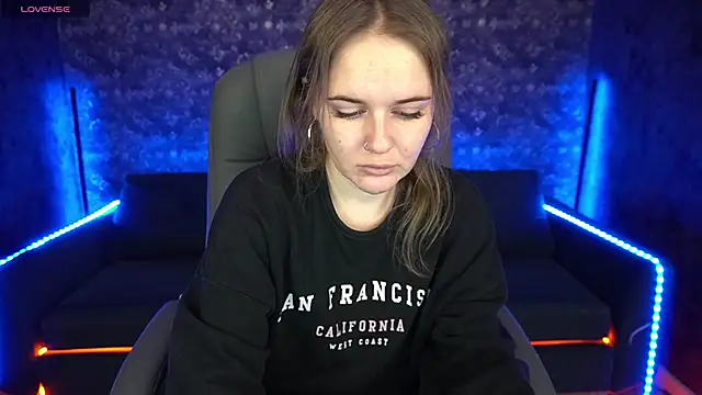 MaribelRiverr  online show from 02-10-25, 06:42