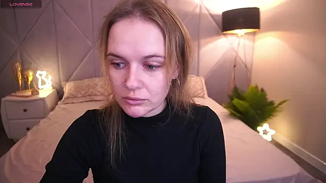 MaribelRiverr  online show from 11-10-25, 06:51