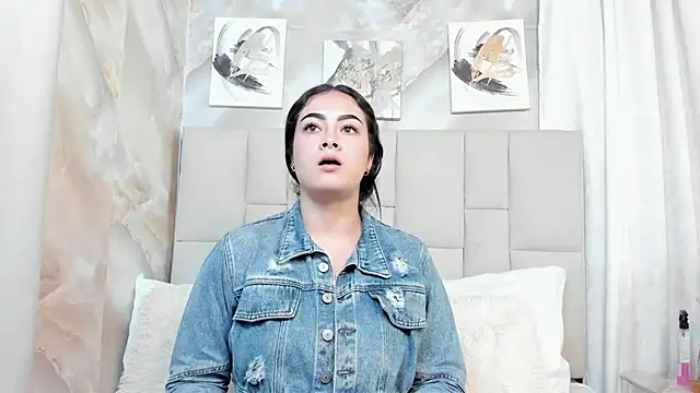 Jaslyn  Smith online show from 09-30-25, 04:13