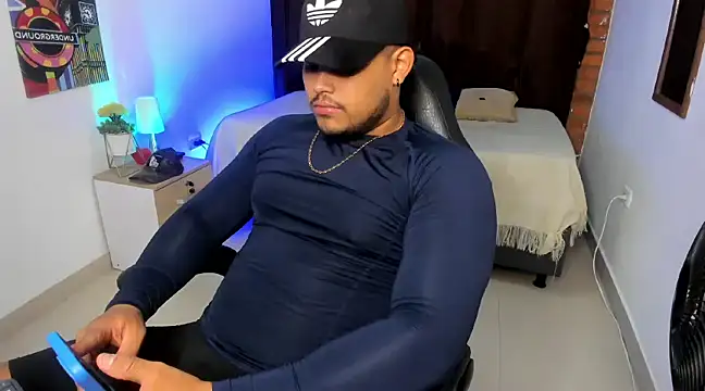 Snapshot of Camilo_caballero chatting on 03-19-25, 11:25 Camilo caballero online show from 03-19-25, 11:25