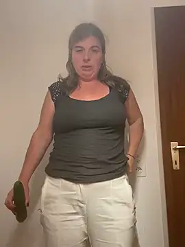 Snapshot of Lombada chatting on 09-12-25, 06:29 Lombada online show from 09-12-25, 06:29